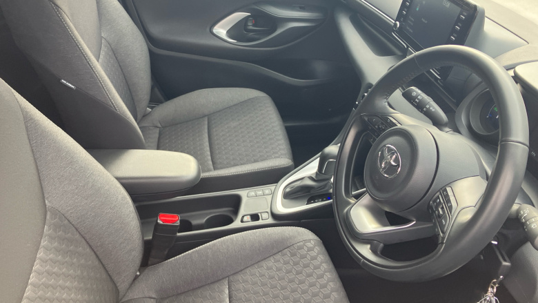 Toyota Yaris 1.5 Hybrid Design 5dr CVT Hybrid Hatchback